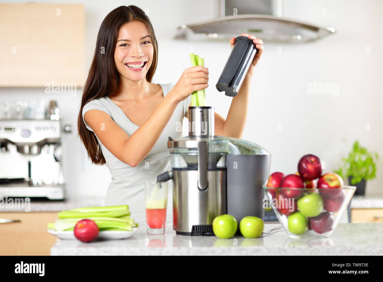 Apple juicer hi-res stock photography and images - Alamy