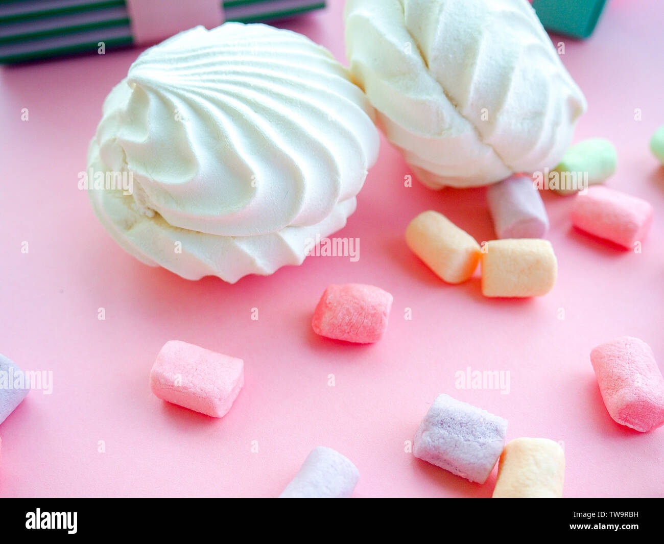 Marshmallow rosa dall'alto Foto stock - Alamy