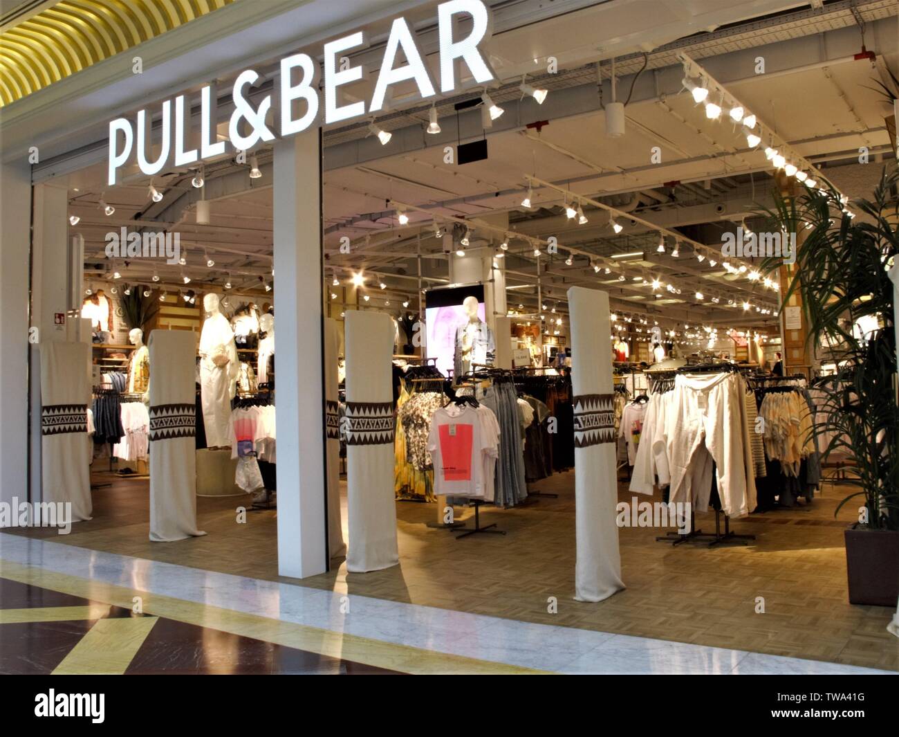 PULL&BEAR FASHION STORE ENTRANCE IN EUROMA 2 SHOPPING CENTER IN ROME Stock  Photo - Alamy