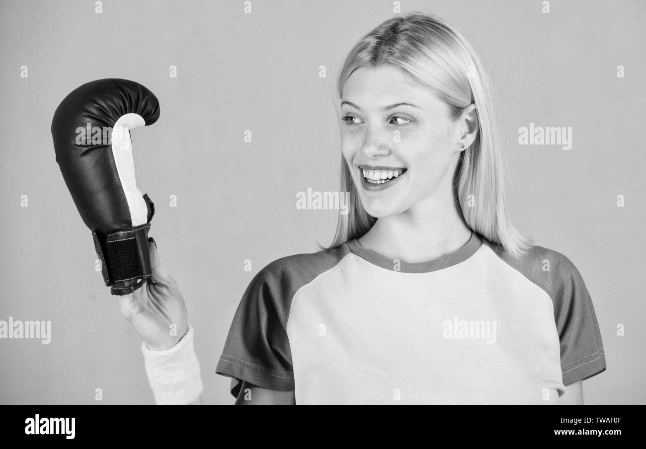 Cardio boxing exercises to lose weight. Girl learn how defend herself