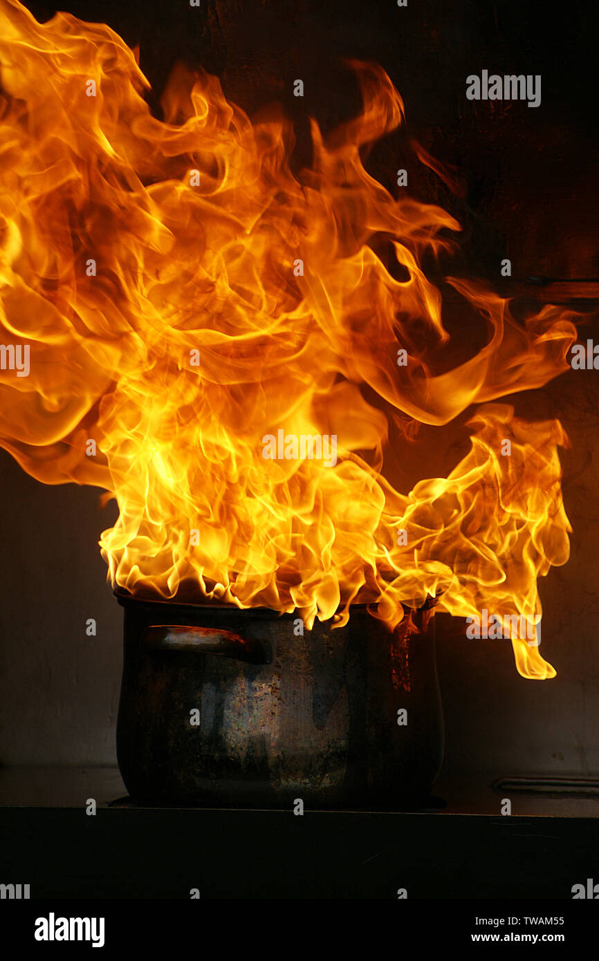 Chip Pan High Resolution Stock Photography and Images Alamy