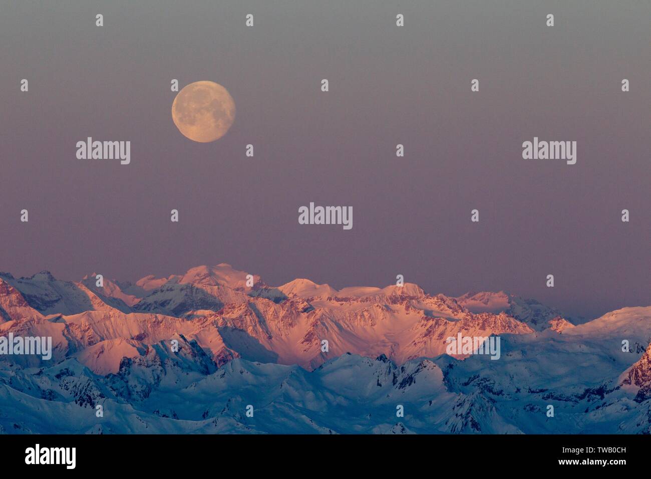 Austria, Tyrol, Lechtal Alps, moonset over the Rätikon (mountain range), view from. Stock Photo