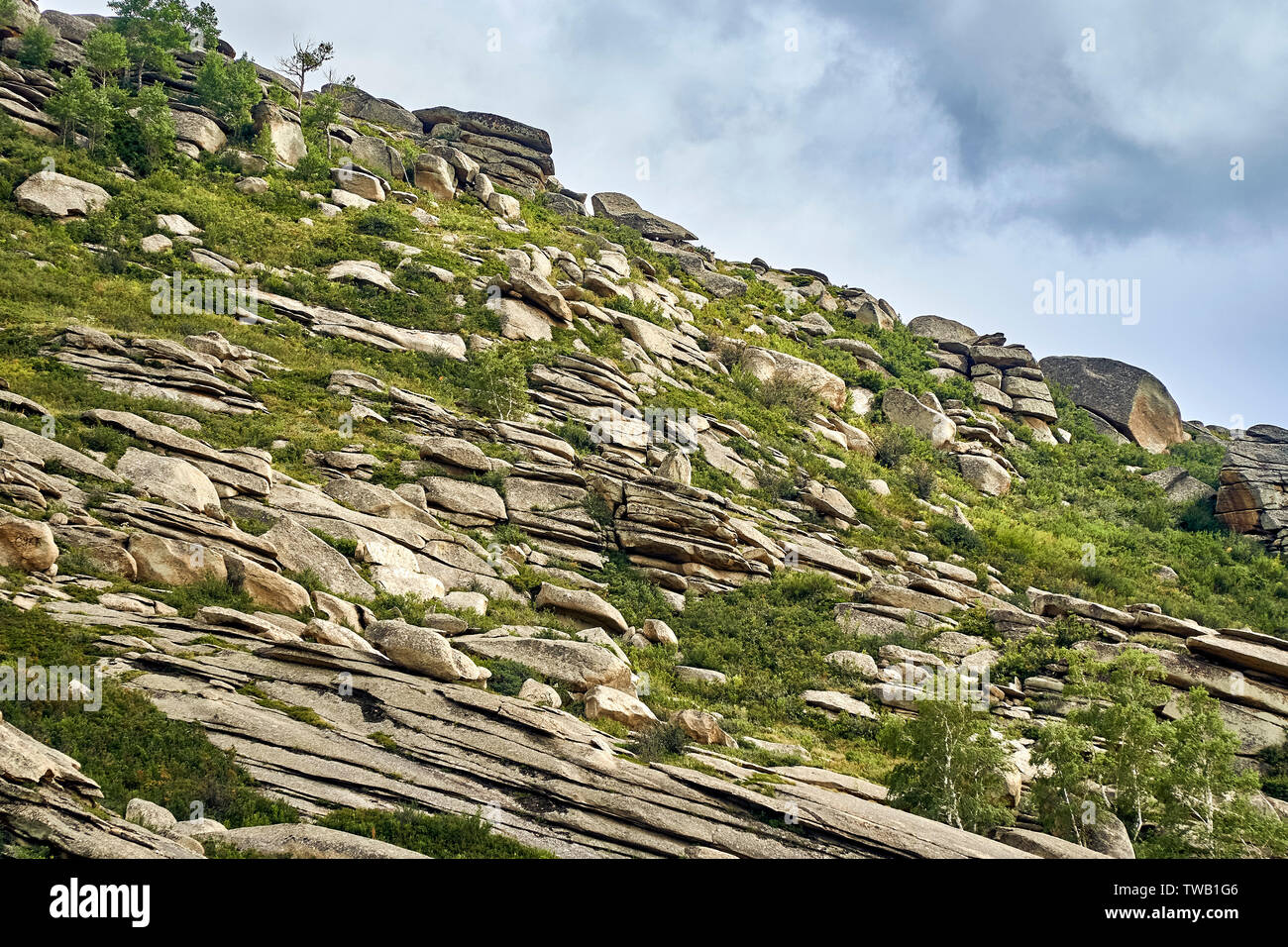 Huge rocks and boulders of bizarre shape, 