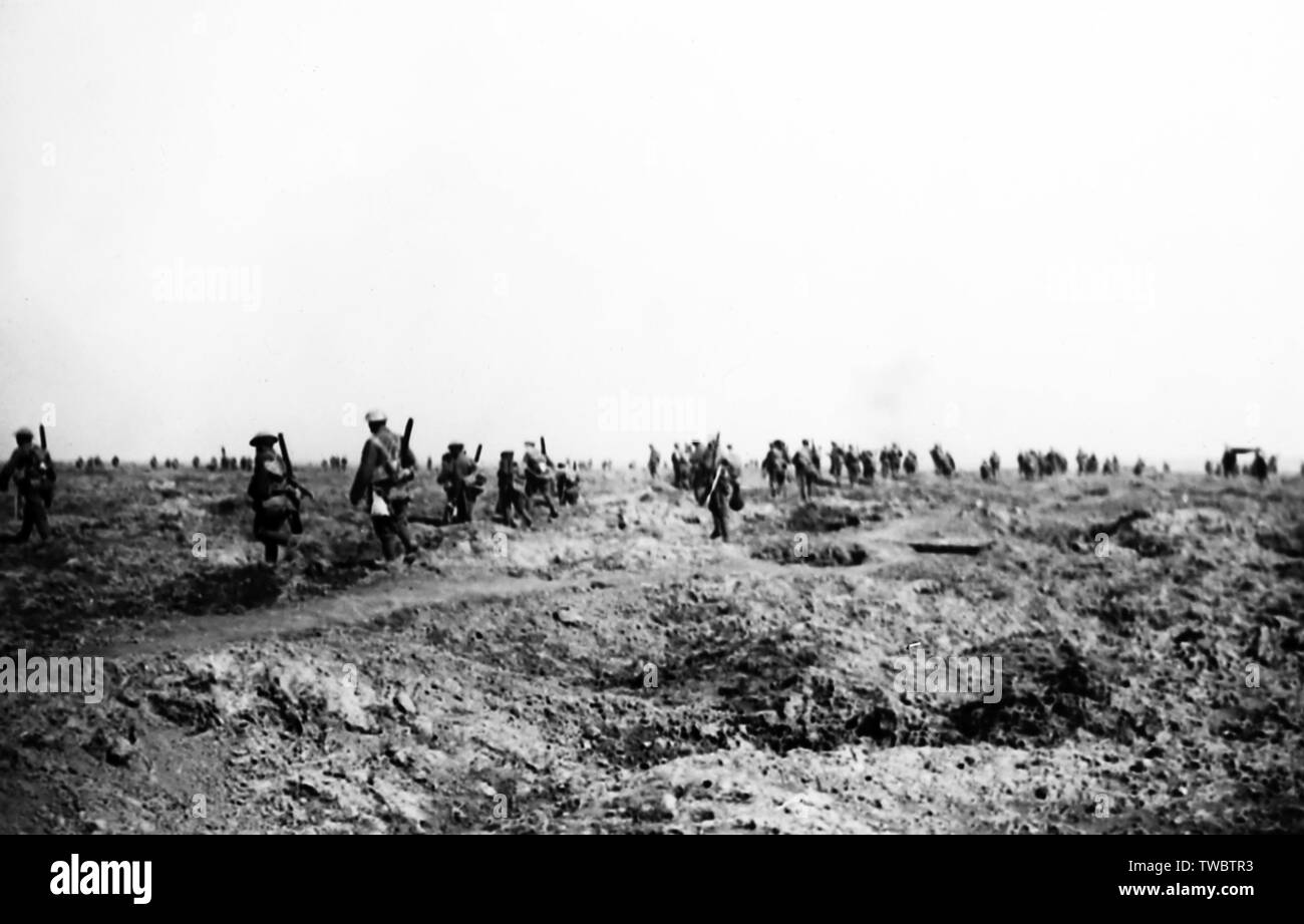 Battle of Morval, British infantry near Ginchy on 25th September 1916 Stock Photo