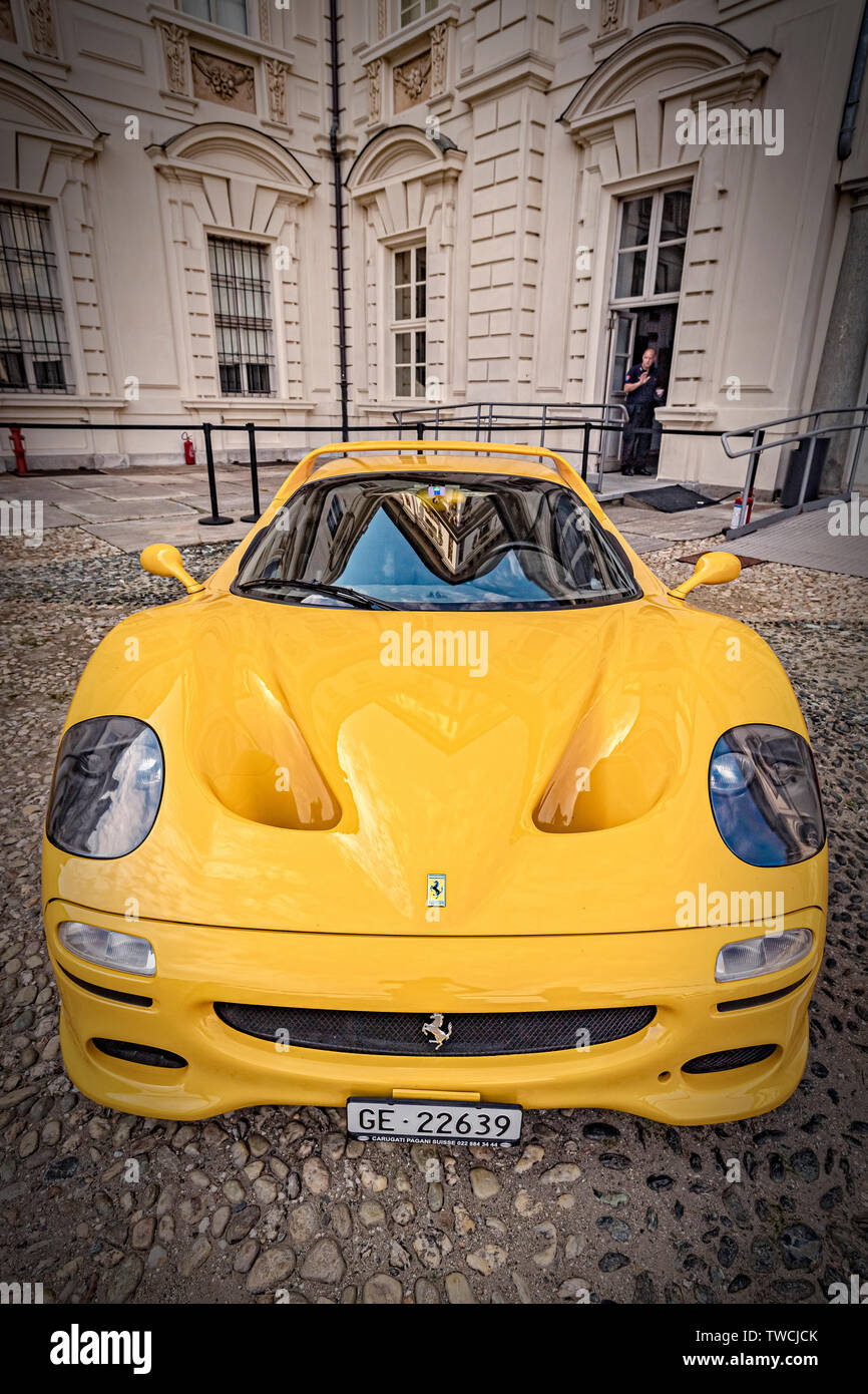 Automobili ferrari hi-res stock photography and images - Alamy