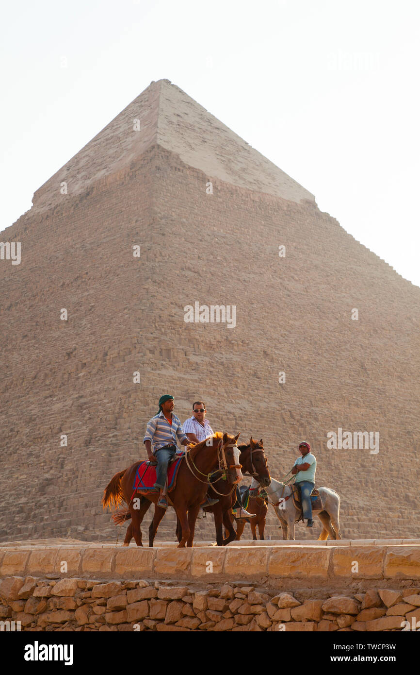 Pirámide de Kefrén, Meseta de Giza, El Cairo, Valle del Nilo, Egipto. Stock Photo