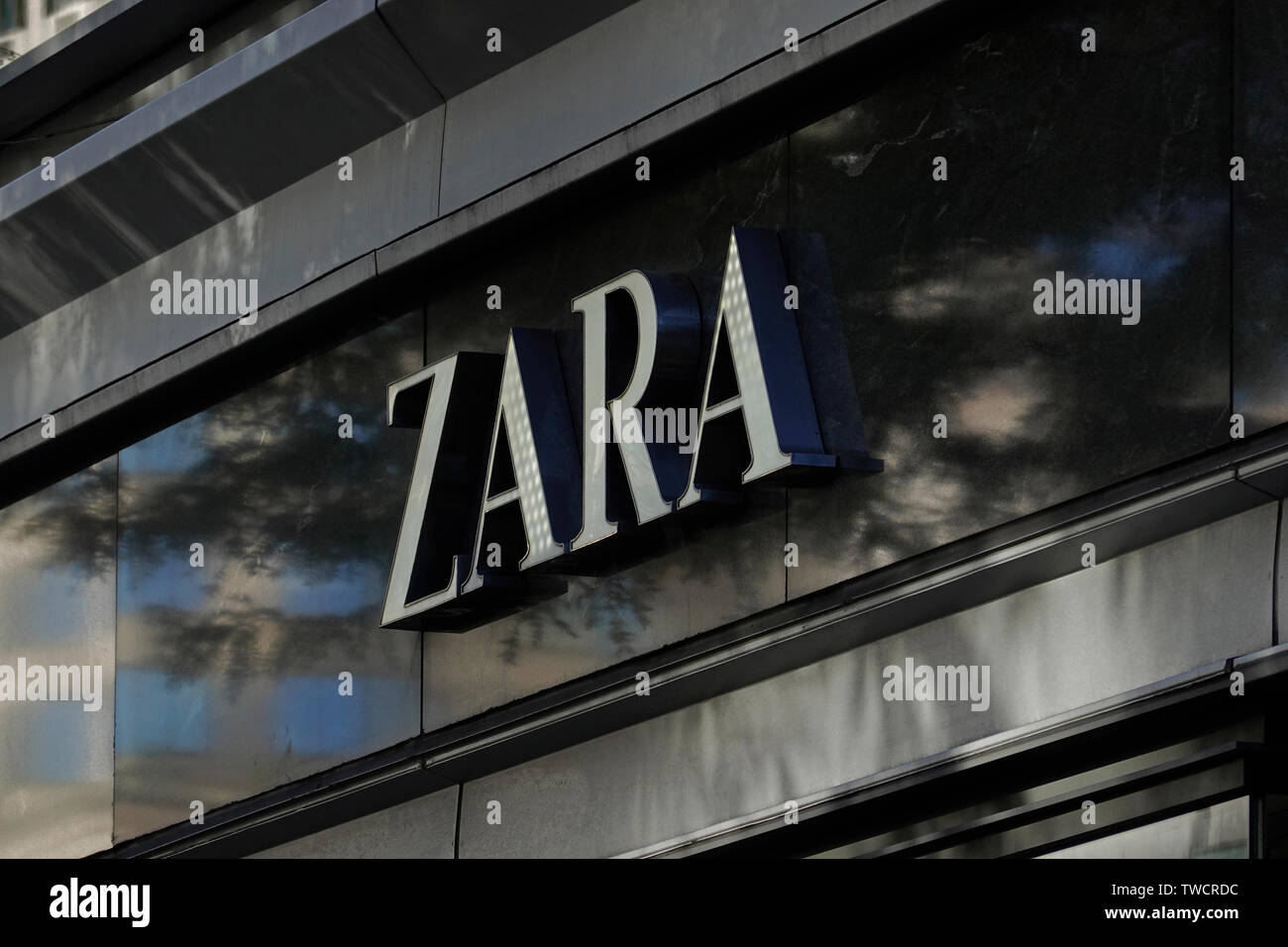 Zara store Manhattan NYC Stock Photo - Alamy
