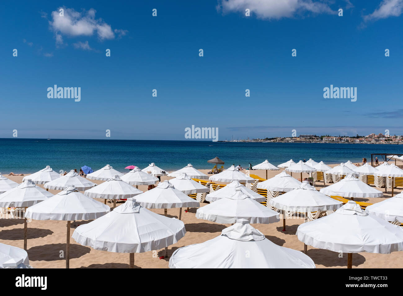 Blue green umbrella shades hires stock photography and images Alamy