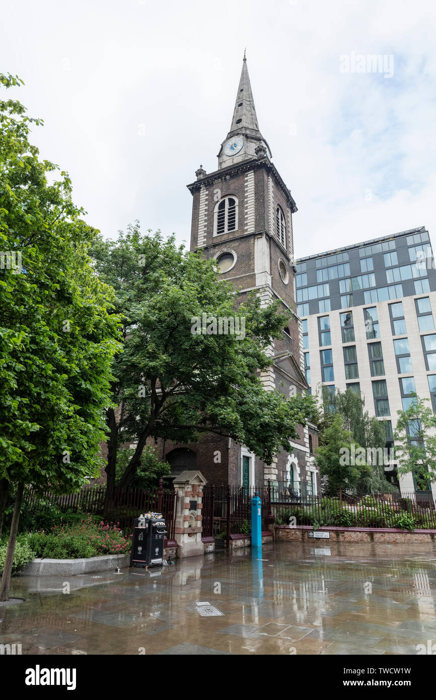 St Botolph Without Aldgate Church in London Stock Photo