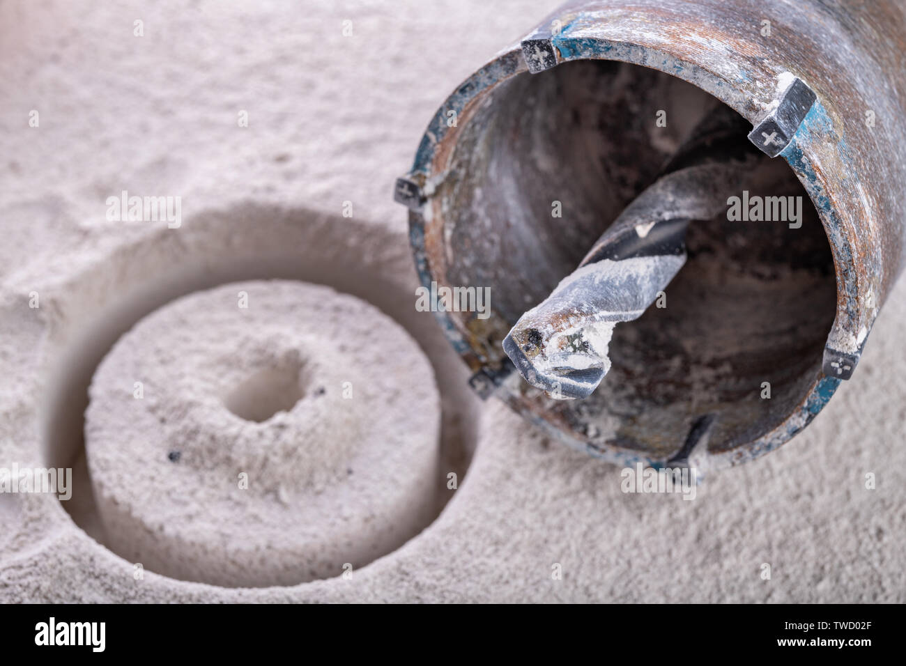 Drill for drilling large holes in the wall. Device for making holes for