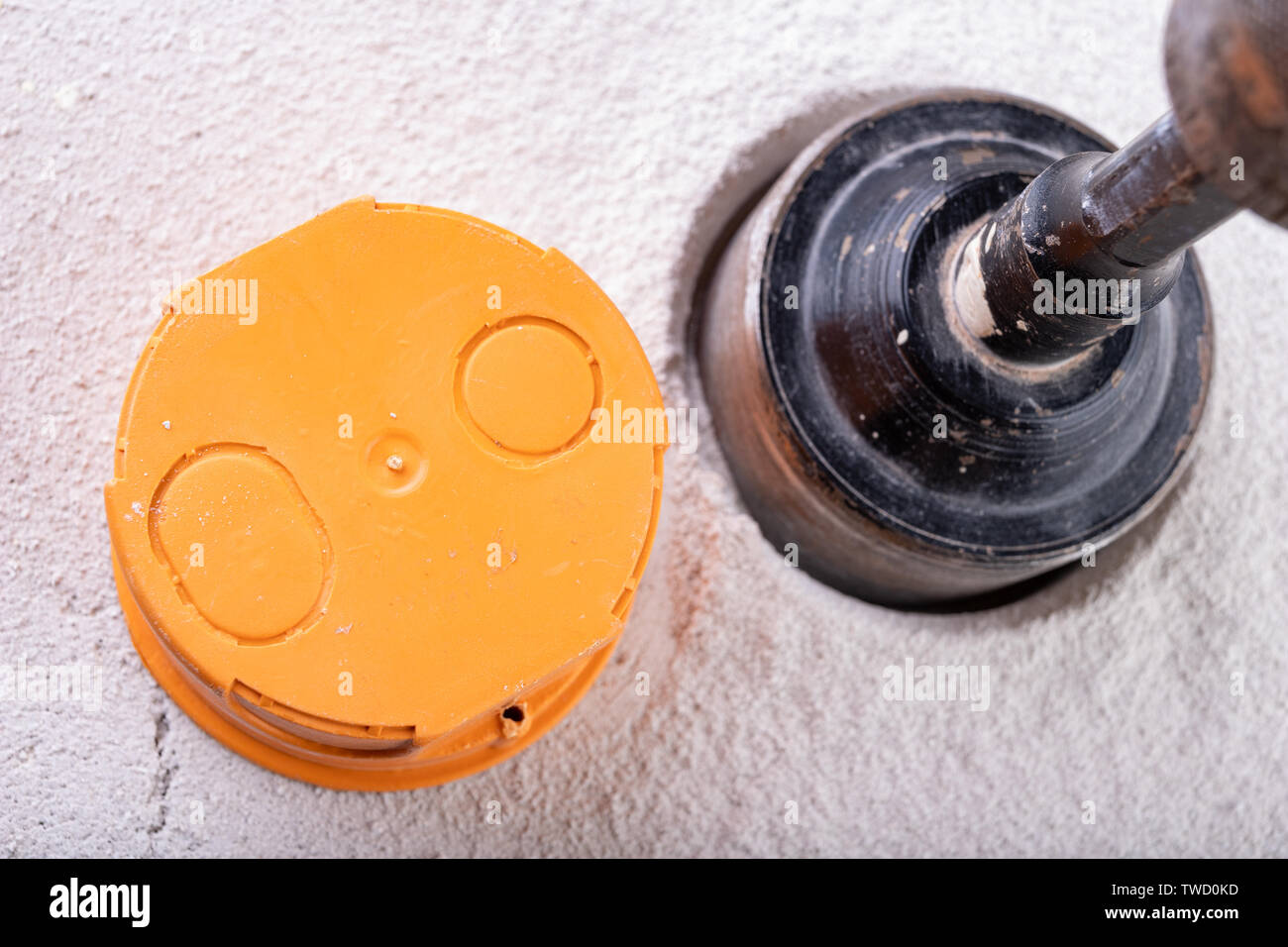 Drill for drilling large holes in the wall. Device for making holes for