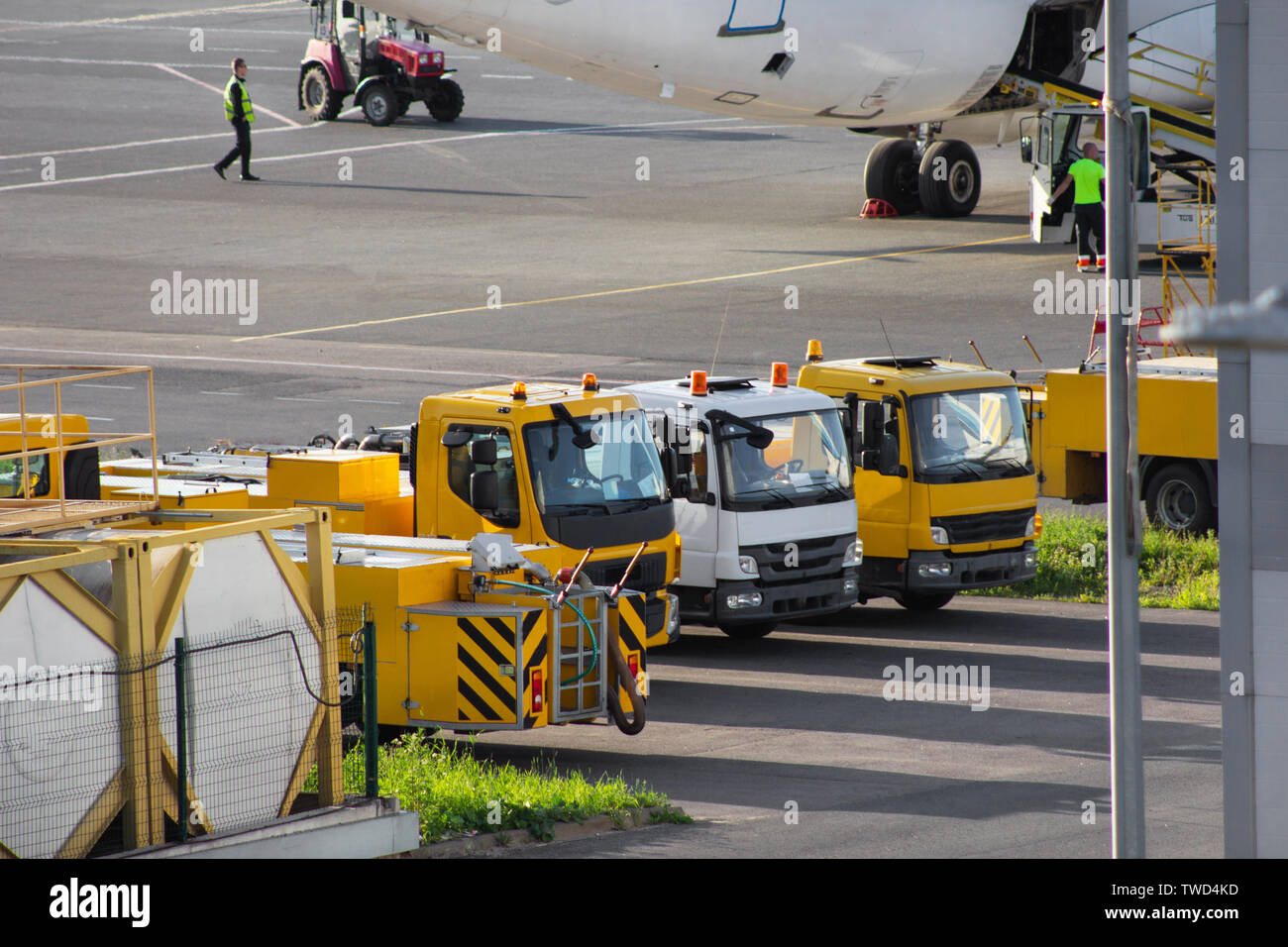 airport ground handling fuel equipment Stock Photo Alamy