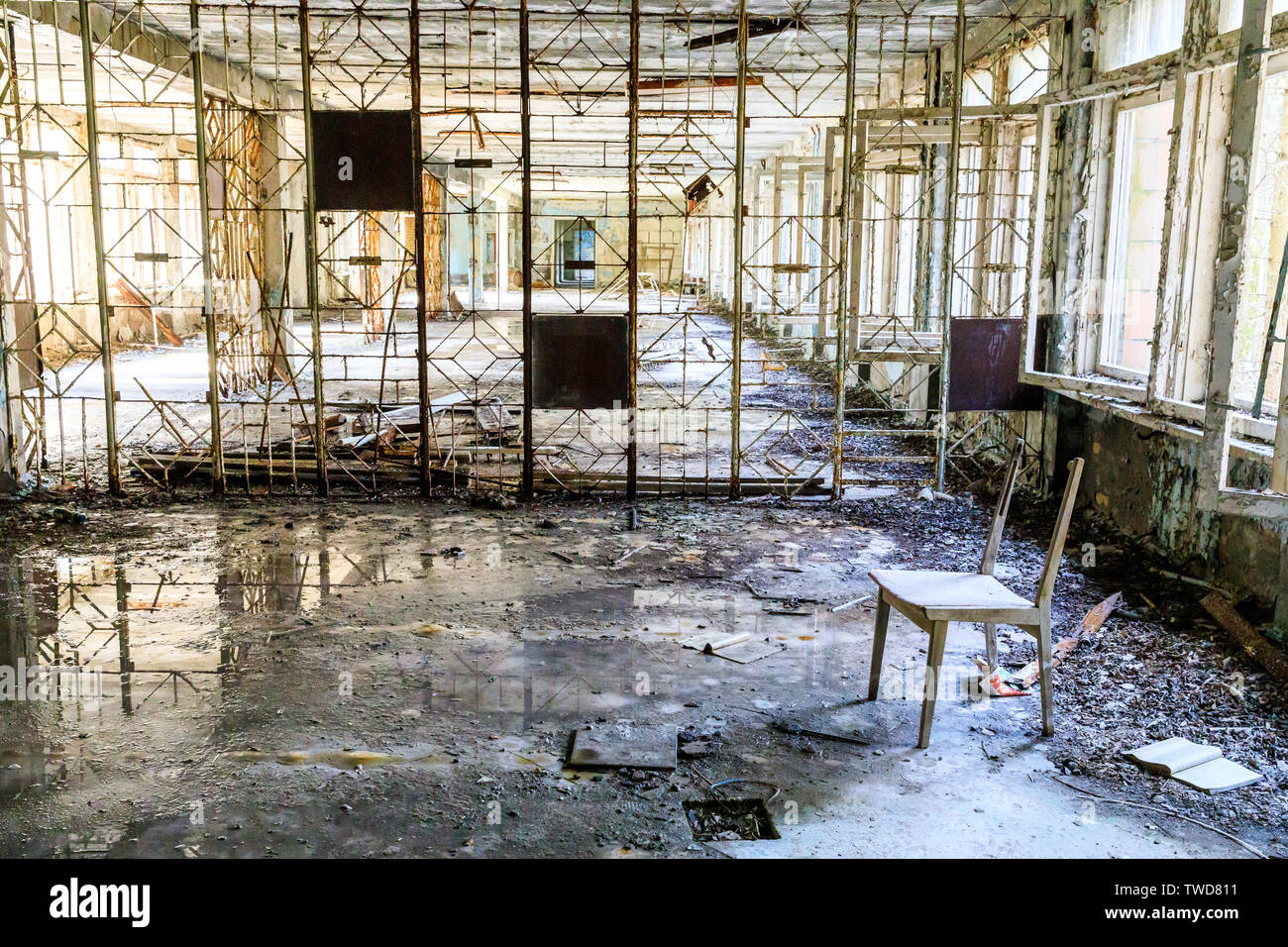 ukraine abandoned hospital hallway