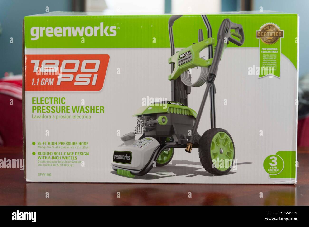 Greenworks 1800 PSI Electric Pressure Washer Stock Photo Alamy