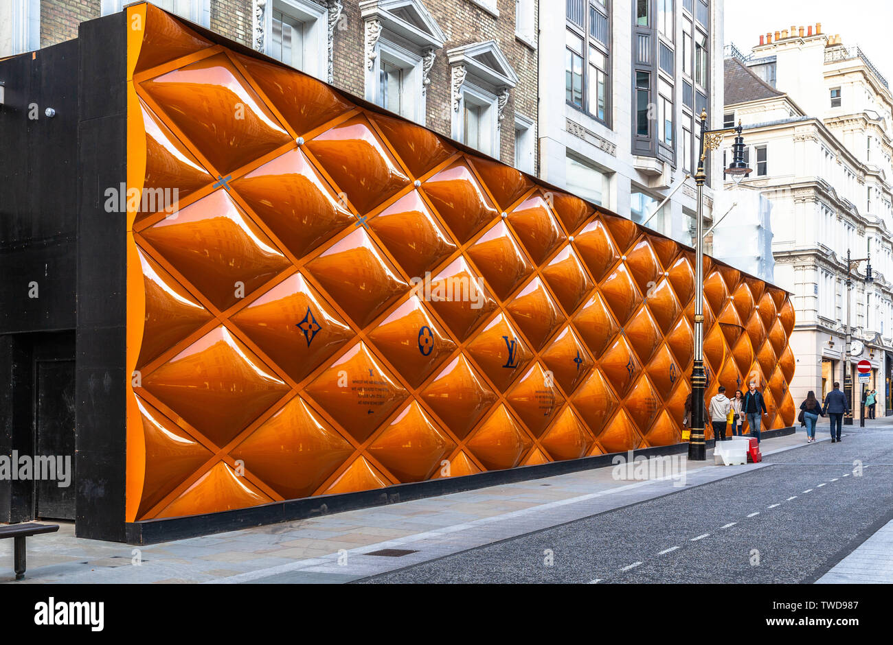 Louis vuitton new bond street hi-res stock photography and images - Alamy