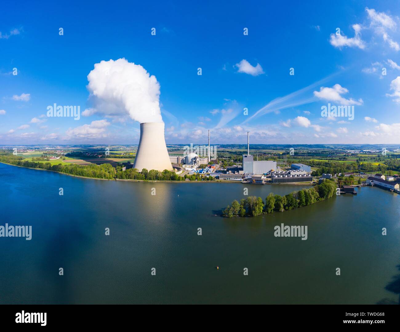 Isar I and Isar II nuclear power plant at Niederaichbach reservoir, Isar near Landshut, Lower Bavaria, Bavaria, Germany Stock Photo