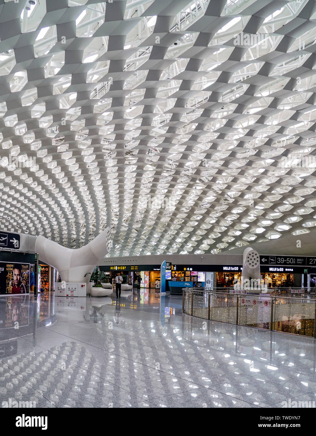 Airport interiors hi-res stock photography and images - Alamy