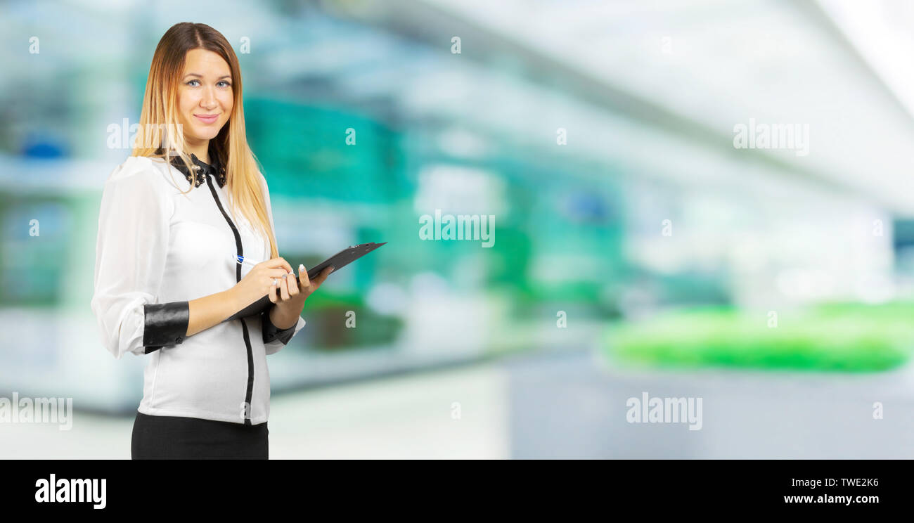 Portrait of young beautiful business woman Stock Photo - Alamy