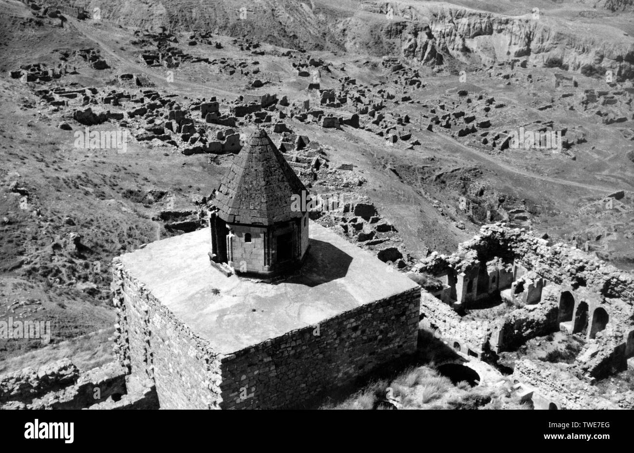 turkey, dead city eski dogubayazit, funerary monument, 1961 Stock Photo