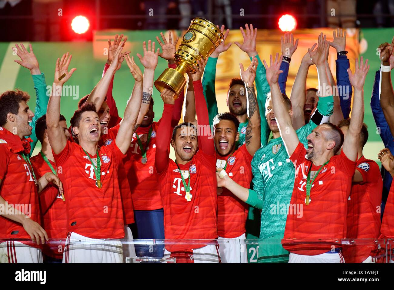 Thiago Alcantara FC Bayern Munich with cup, cheering at FC Bayern Munich after cup victory, 76th DFB cup final, RB Leipzig, RBL, against FC Bayern Stock Photo