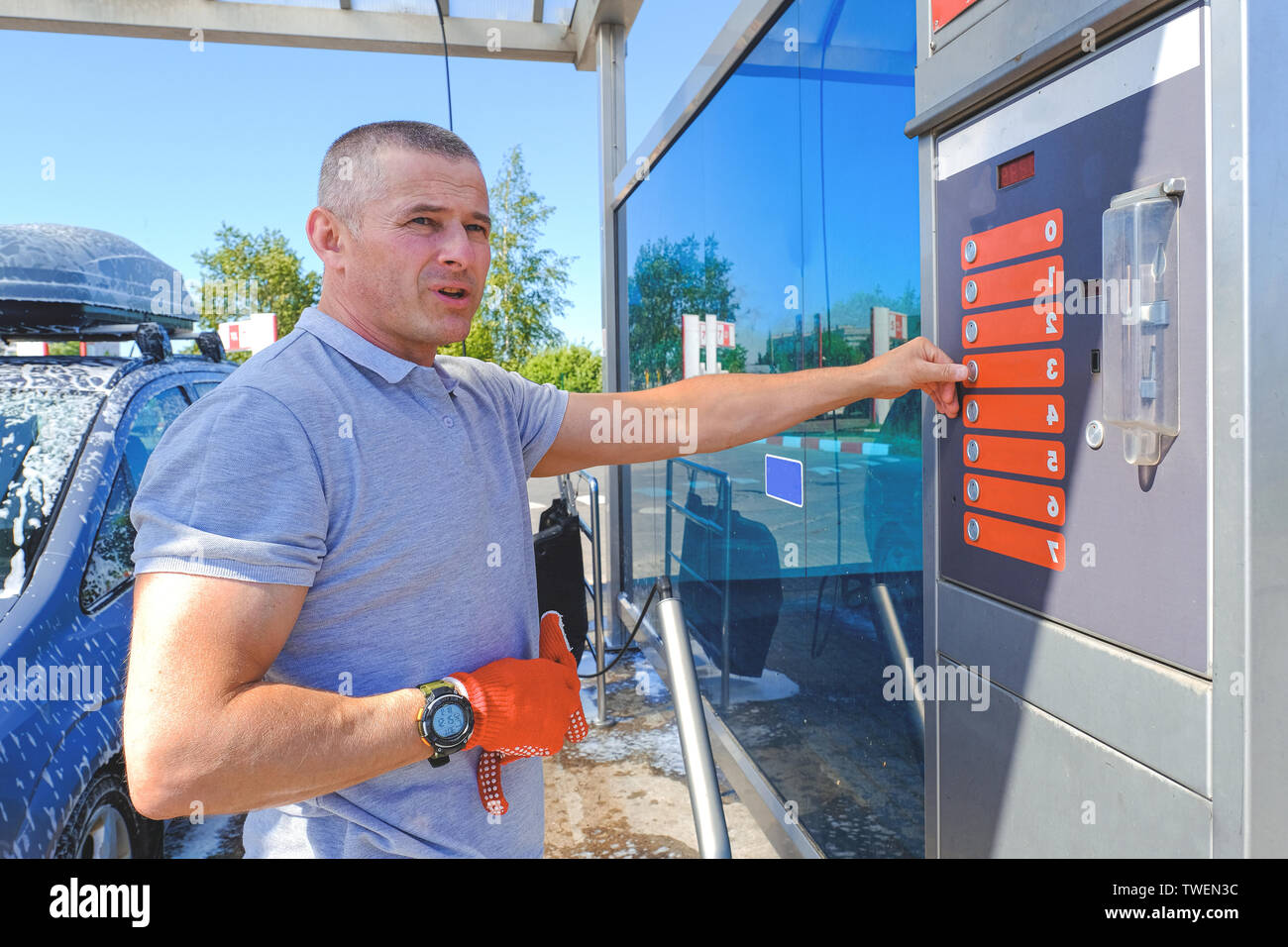 Payment for car wash services through the terminal. Car wash. Self