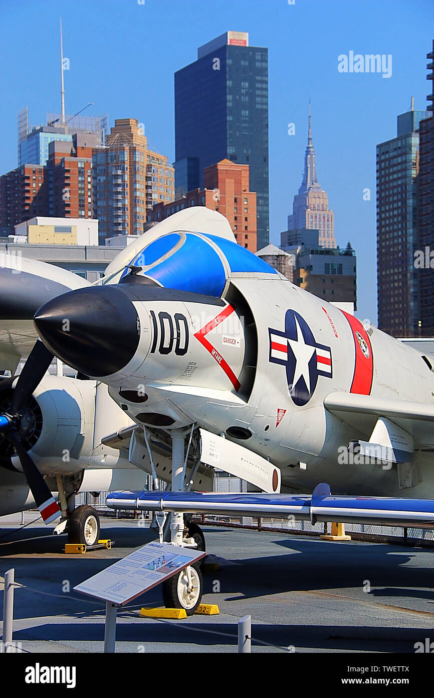 F-3C AG-100 on USS Intrepid, Intrepid Sea, Air & Space Museum with the Empire State Building in the distance, New York City, New York, USA Stock Photo