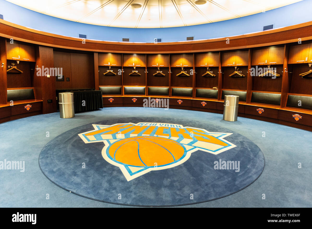 134 New York Knicks Logo Stock Photos, High-Res Pictures, and