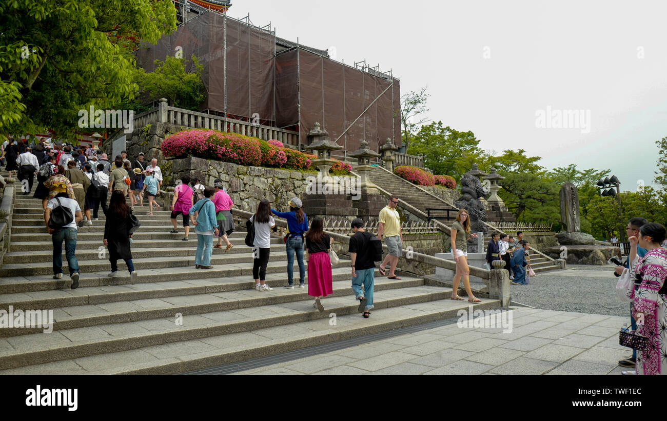 Kyoto, Japan, 30th, May, 2017. Stairs to the Kiyomizu-dera, formally Otowa-san Kiyomizu-dera, is an independent Buddhist temple in eastern Kyoto. The Stock Photo