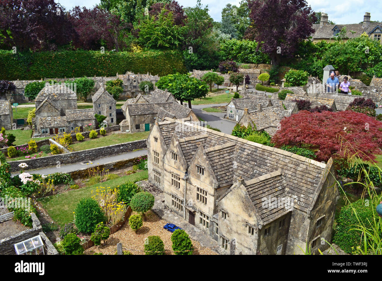 Bourton on the water model village cotswolds hires stock photography