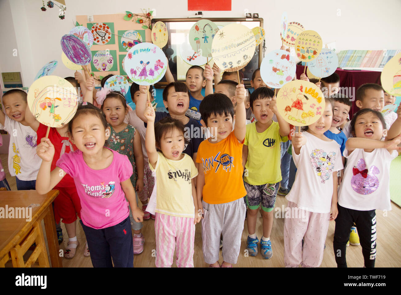 Chinese Fans Stock Photos Chinese Fans Stock Images Page 3 Alamy