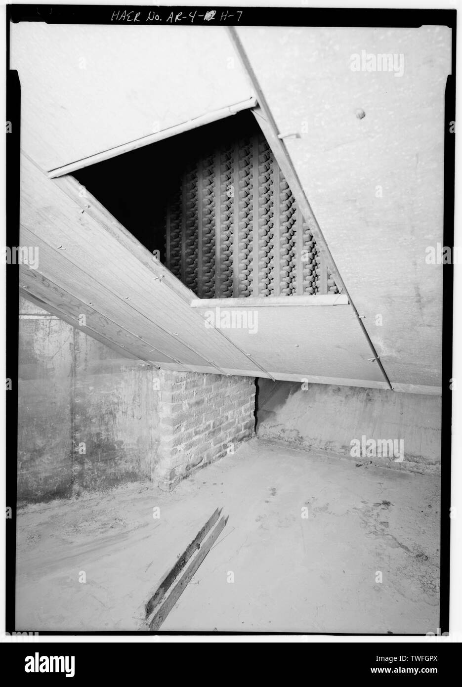 PLENUM BY-PASS. - Hot Springs National Park, Bathhouse Row, Lamar Bathhouse- Mechanical and Piping Systems, State Highway 7, 1 mile north of U.S. Highway 70, Hot Springs, Garland County, AR Stock Photo