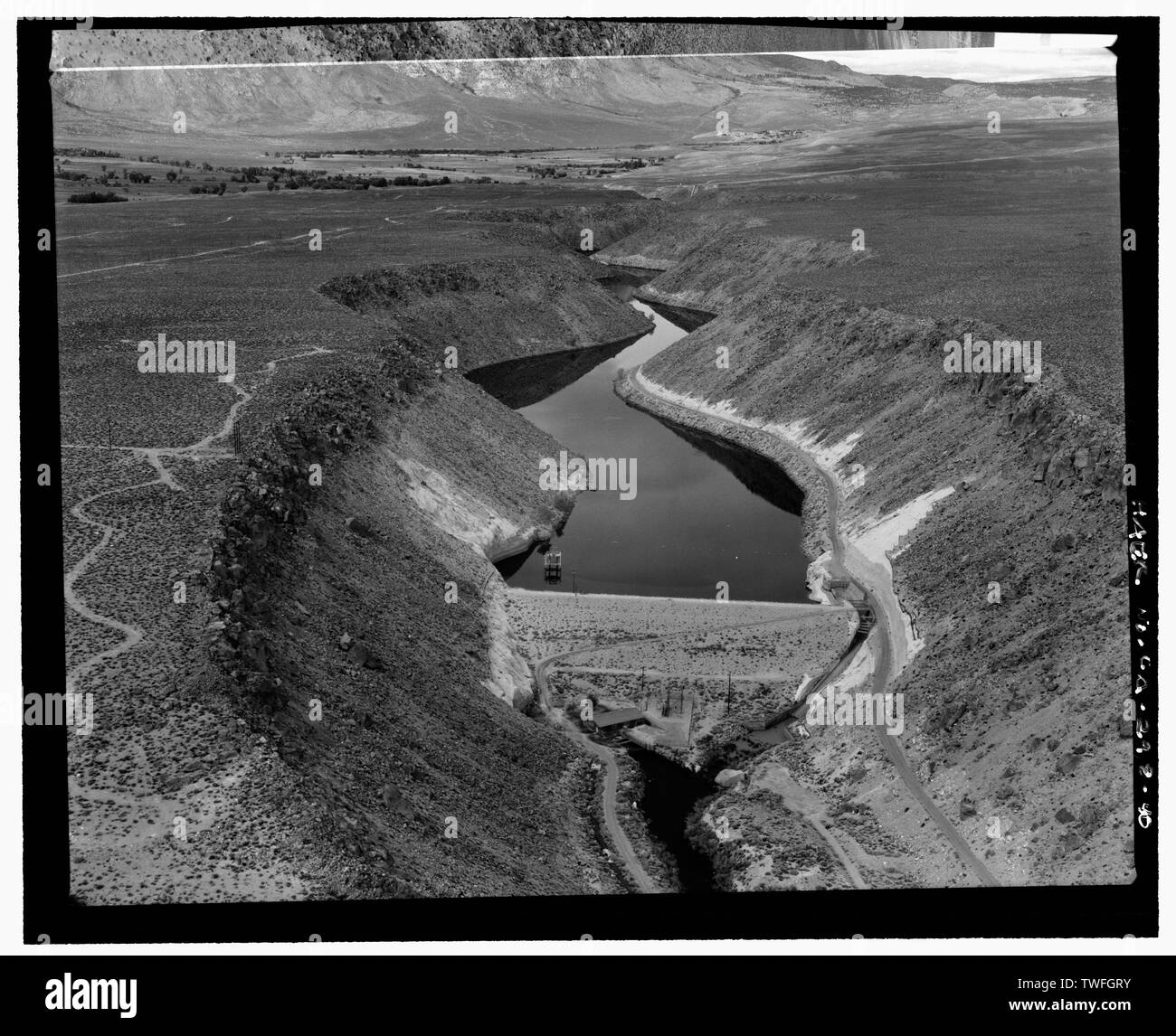 PLEASANT VALLEY RESERVOIR DAM LOOKING NORTHWEST - Los Angeles Aqueduct, From Lee Vining Intake (Mammoth Lakes) to Van Norman Reservoir Complex (San Fernando Valley), Los Angeles, Los Angeles County, CA Stock Photo