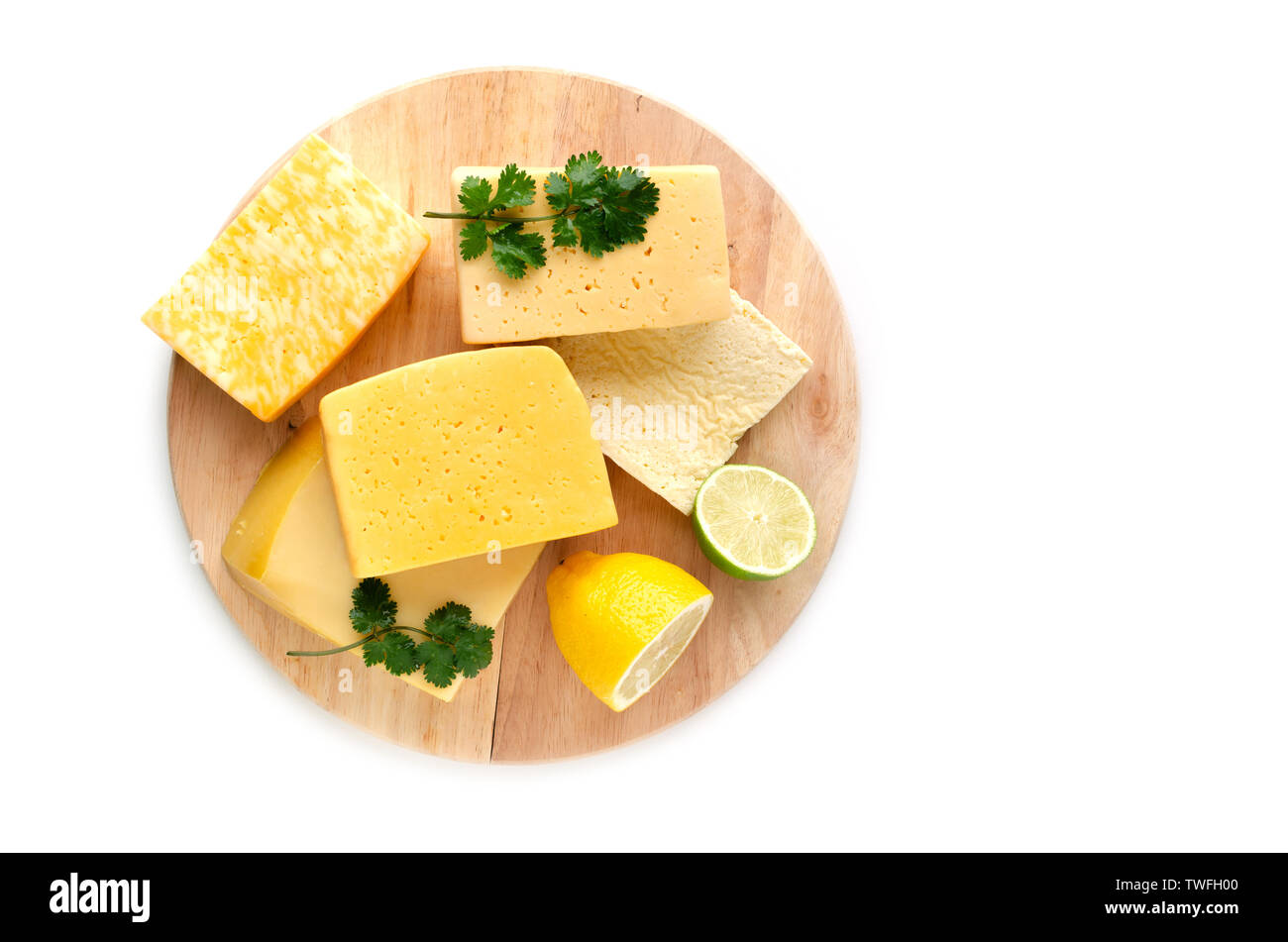 сыр в кб. сыр с лимоном. черный лимонный сыр. сыр чешир. сыр с лимоном.