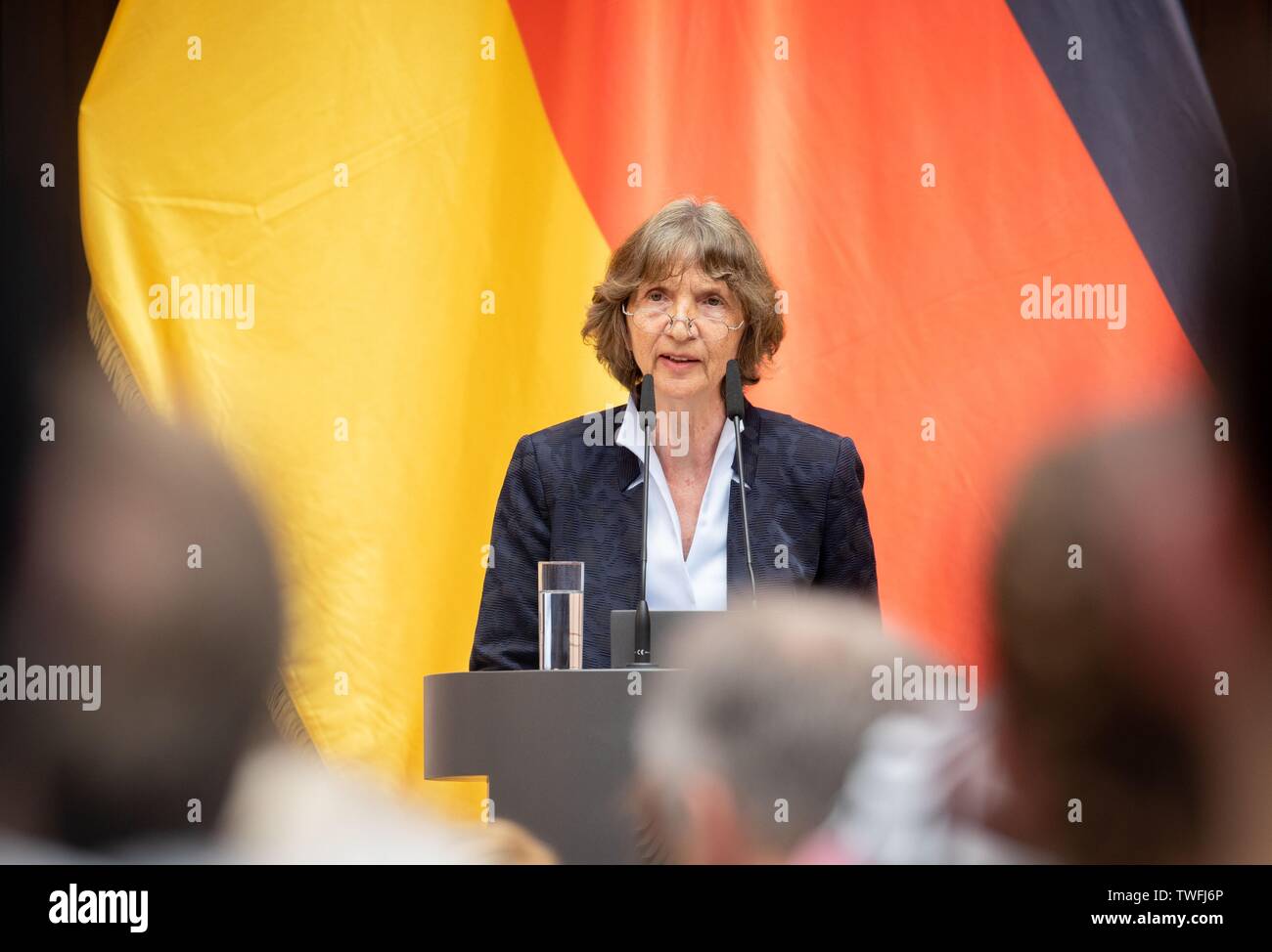 Assmann Live High Resolution Stock Photography And Images Alamy