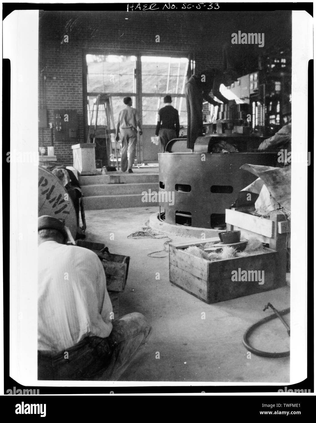 POWER PLANT INTERIOR, GENERATOR INSTALLATION - Abbeville Hydroelectric Power Plant, State Highway 284 and County Road 72, Rocky River (historical), Abbeville County, SC; Abbeville Water and Electric Plant Company; Pennell, James Roy; White, W H; Abbeville Power Company Incorporated; D.M. Rickenbacker Construction Company; Townsend, C P; Wideman and Singleton; Britton, John B; S. Morgan Smith Company; Woodward Governor Company; Bethlehem Steel Company; Westinghouse Corporation; Bush Sulzer Brothers Company; Mark Brothers; Cary, Brian, transmitter Stock Photo