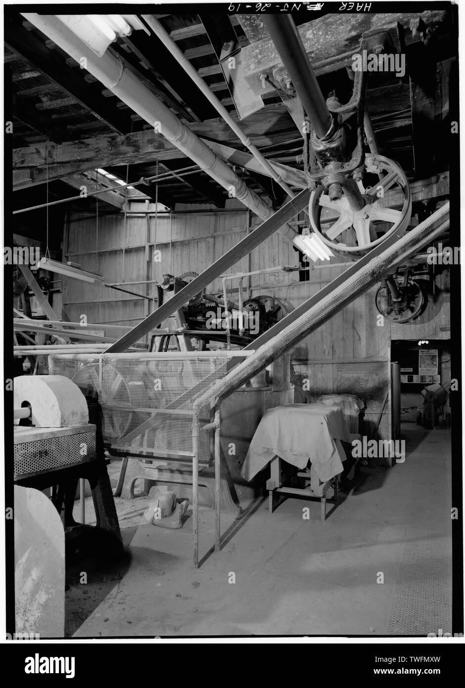 POWER TRANSMISSION EQUIPMENT Anchor (Stangl) Pottery Company, 940 New