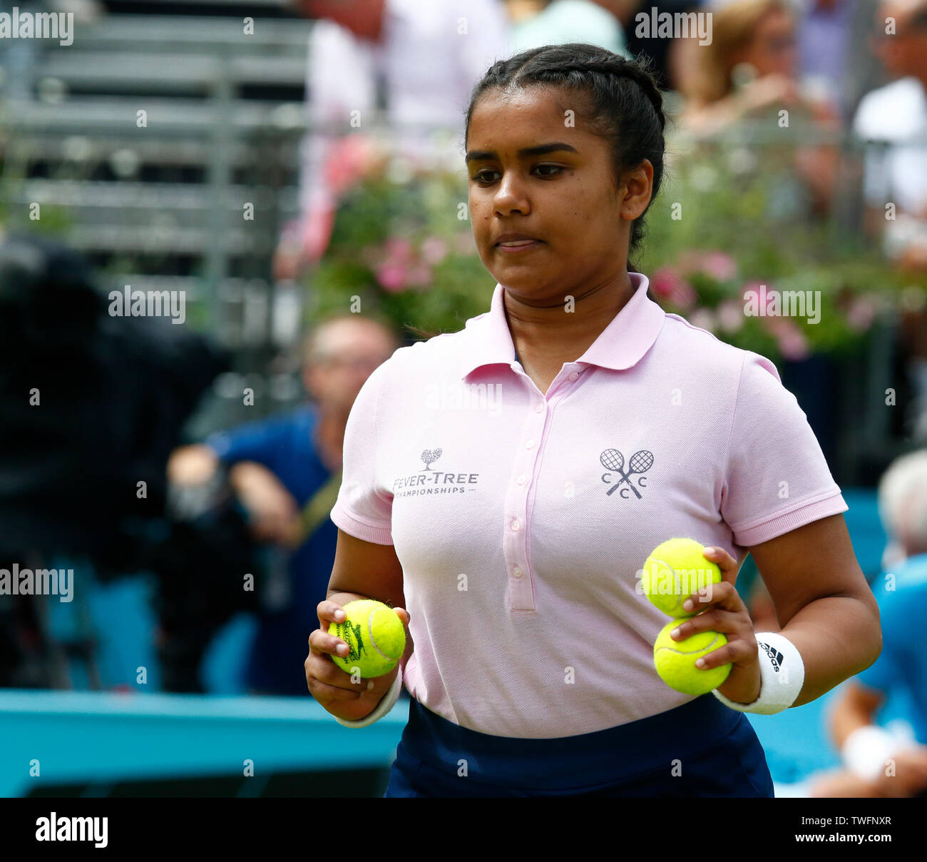 London, UK. 20th June, 2019. LONDON, ENGLAND - JUNE 20: Ball Girl during Day 4 of the Fever-Tree Championships at Queens Club on June 20, 2019 in London, United Kingdom. Credit: Action Foto Sport/Alamy Live News Stock Photo