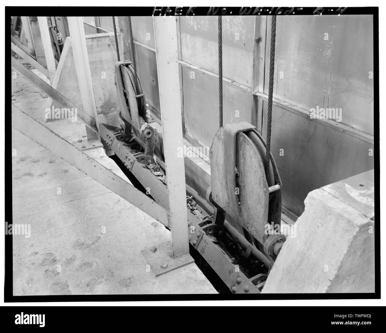 Lifting gates Black and White Stock Photos & Images Alamy