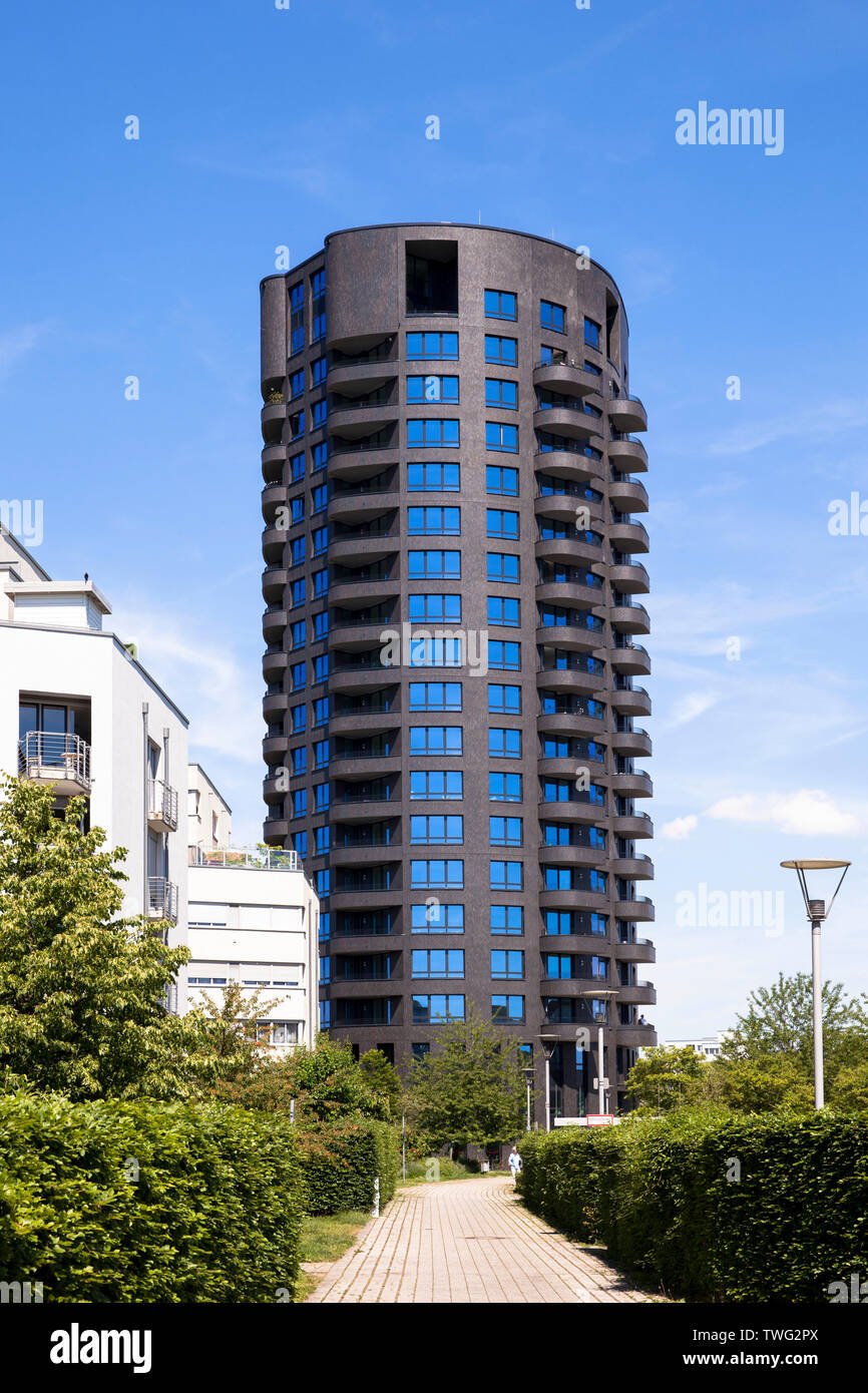 the apartment tower Opal on the street Stammheimer Ufer at the banks of