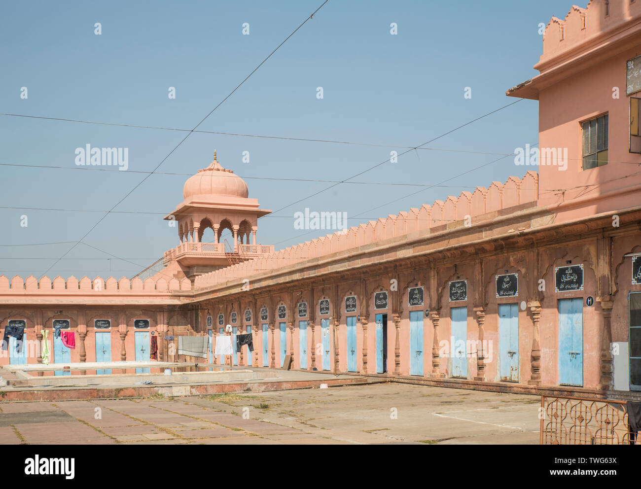 taj-ul-masjid-in-bhopal-stock-photo-alamy