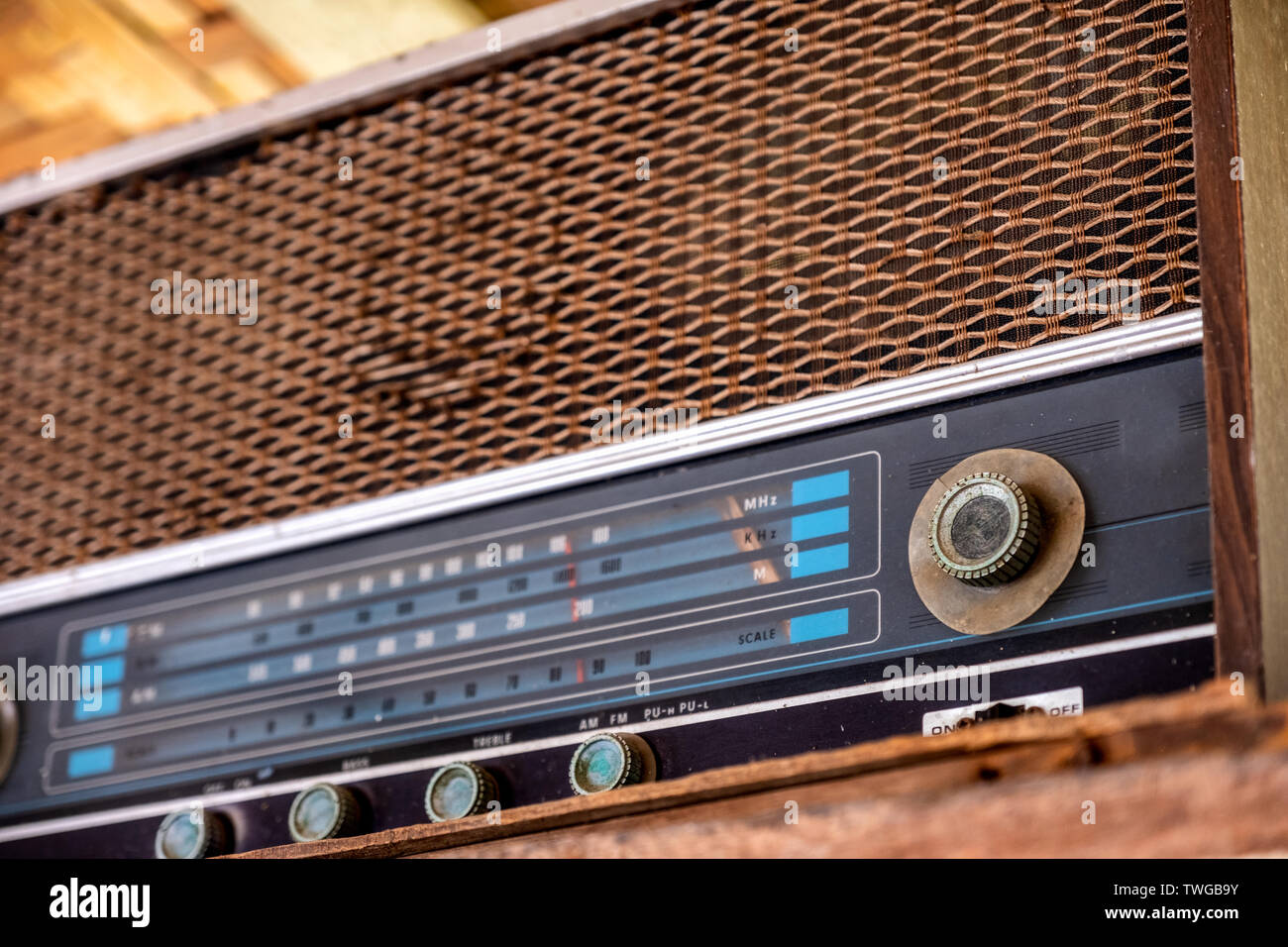 Old wooden radio receiver obsolete on wood shelf Stock Photo - Alamy