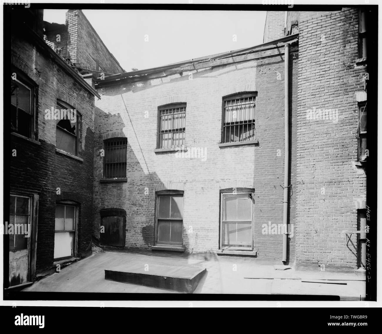 REAR ELEVATION, DETAIL OF TWO UPPER FLOORS Jacob Crocheron House, 47