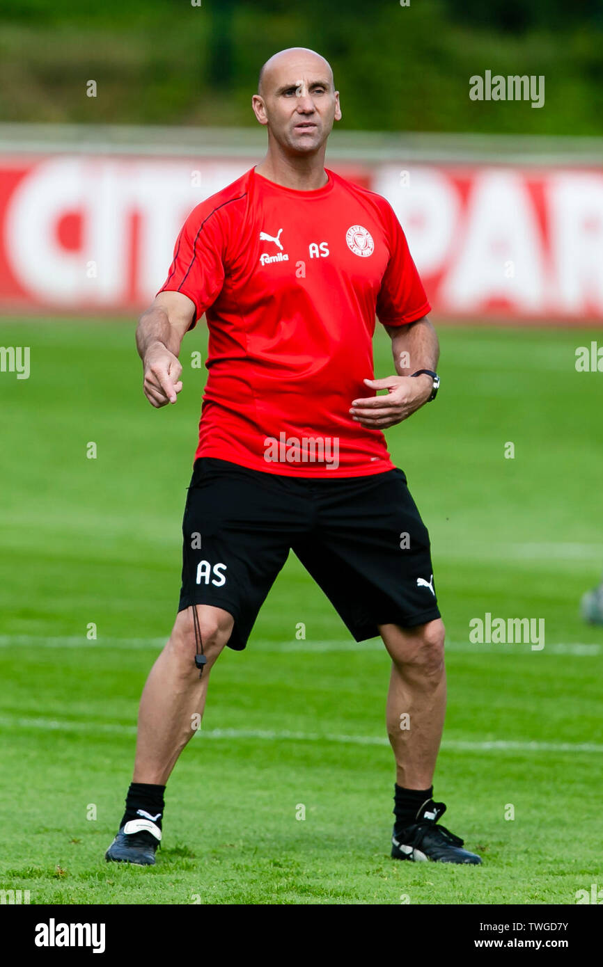 Andre schubert holstein kiel hi-res stock photography and images - Alamy