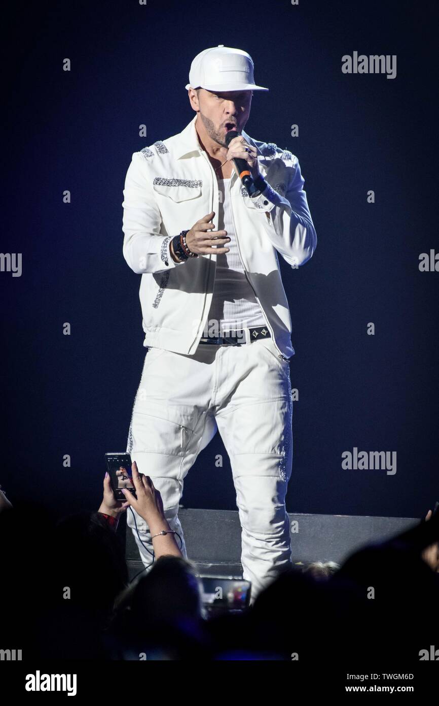 June 19, 2019 - Toronto, Ontario, Canada - American boy band New Kids on the Block (also initialized as NKOTB), performed a sold out show at the Scotiabank Arena in Toronto. In picture: JONATHAN KNIGHT,.JORDAN KNIGHT,.JOEY MCINTYRE,.DONNIE WAHLBERG and DANNY WOOD (Credit Image: © Angel Marchini/ZUMA Wire) Stock Photo