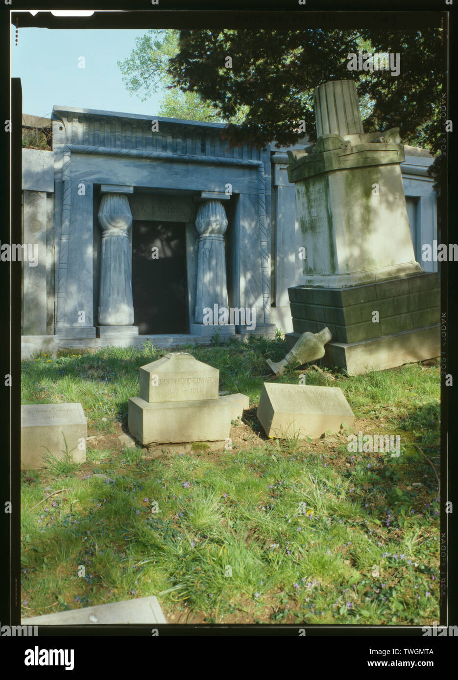 RIVER SECTION, FRANK LENNIG MAUSOLEUM (DUPLICATE OF HABS No. PA-1811-28) - Laurel Hill Cemetery, 3822 Ridge Avenue, Philadelphia, Philadelphia County, PA Stock Photo