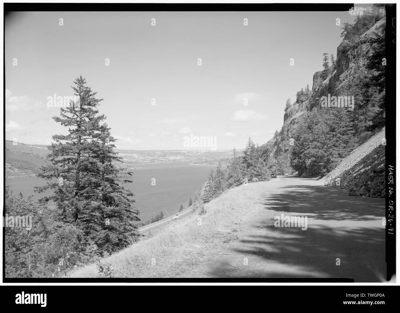 ROADWAY VIEW NEAR MOSIER TWIN TUNNELS. Historic Columbia River
