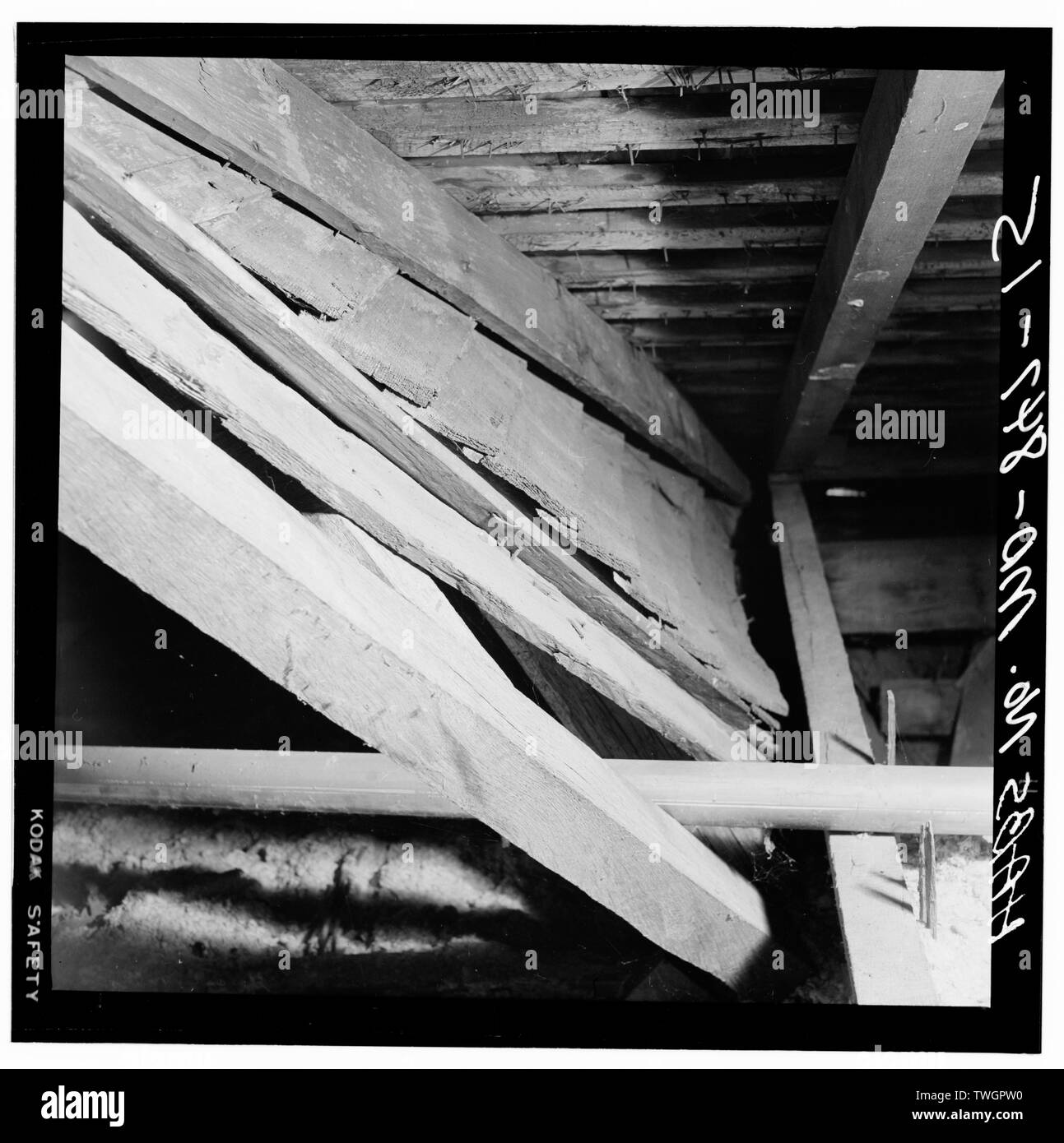 ROOF FRAME, EAST SLOPE, WOODEN GUTTER ALONG NORTH VALLEY RAFTER TO PORCH TOWER - Cedar Park, Cumberstone Road on West River, Cumberstone, Anne Arundel County, MD; Galloway, Richard; Langenbach, Randolph, photographer; Pickering, E H, photographer; Smith, Delos E., historian Stock Photo
