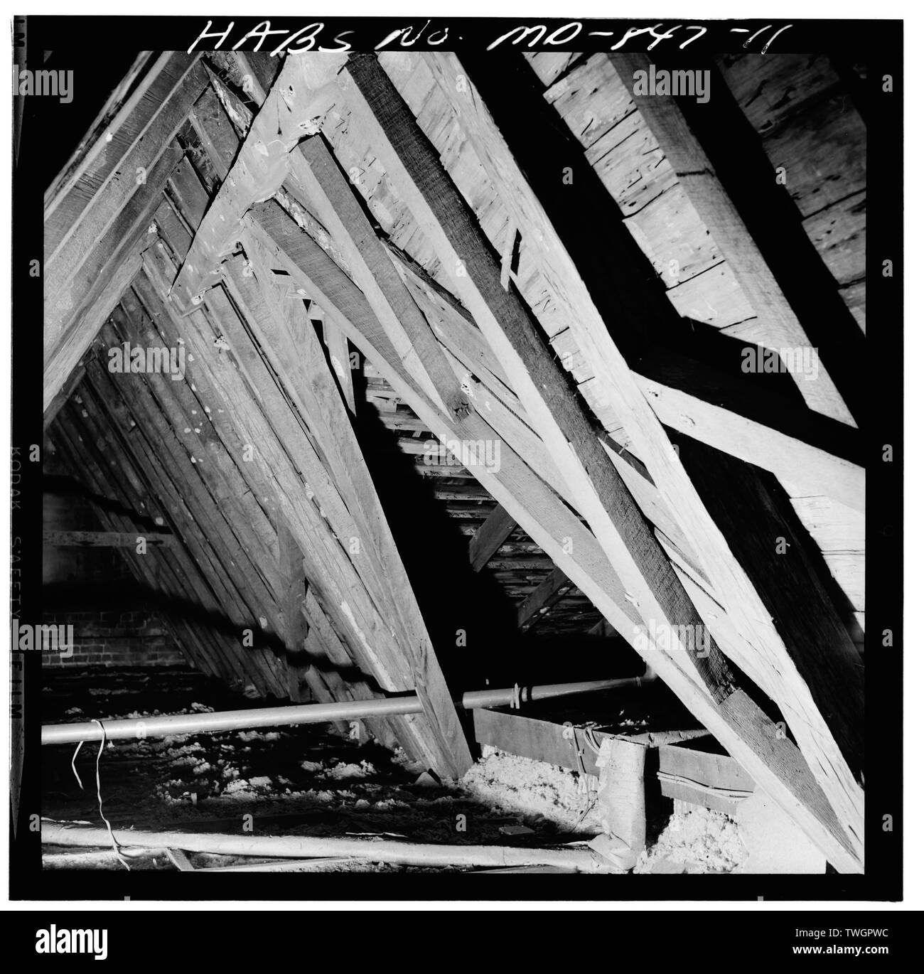 ROOF FRAME, EAST SLOPE, DETAIL SHOWING VALLEY RAFTERS FOR PORCH TOWER - Cedar Park, Cumberstone Road on West River, Cumberstone, Anne Arundel County, MD; Galloway, Richard; Langenbach, Randolph, photographer; Pickering, E H, photographer; Smith, Delos E., historian Stock Photo