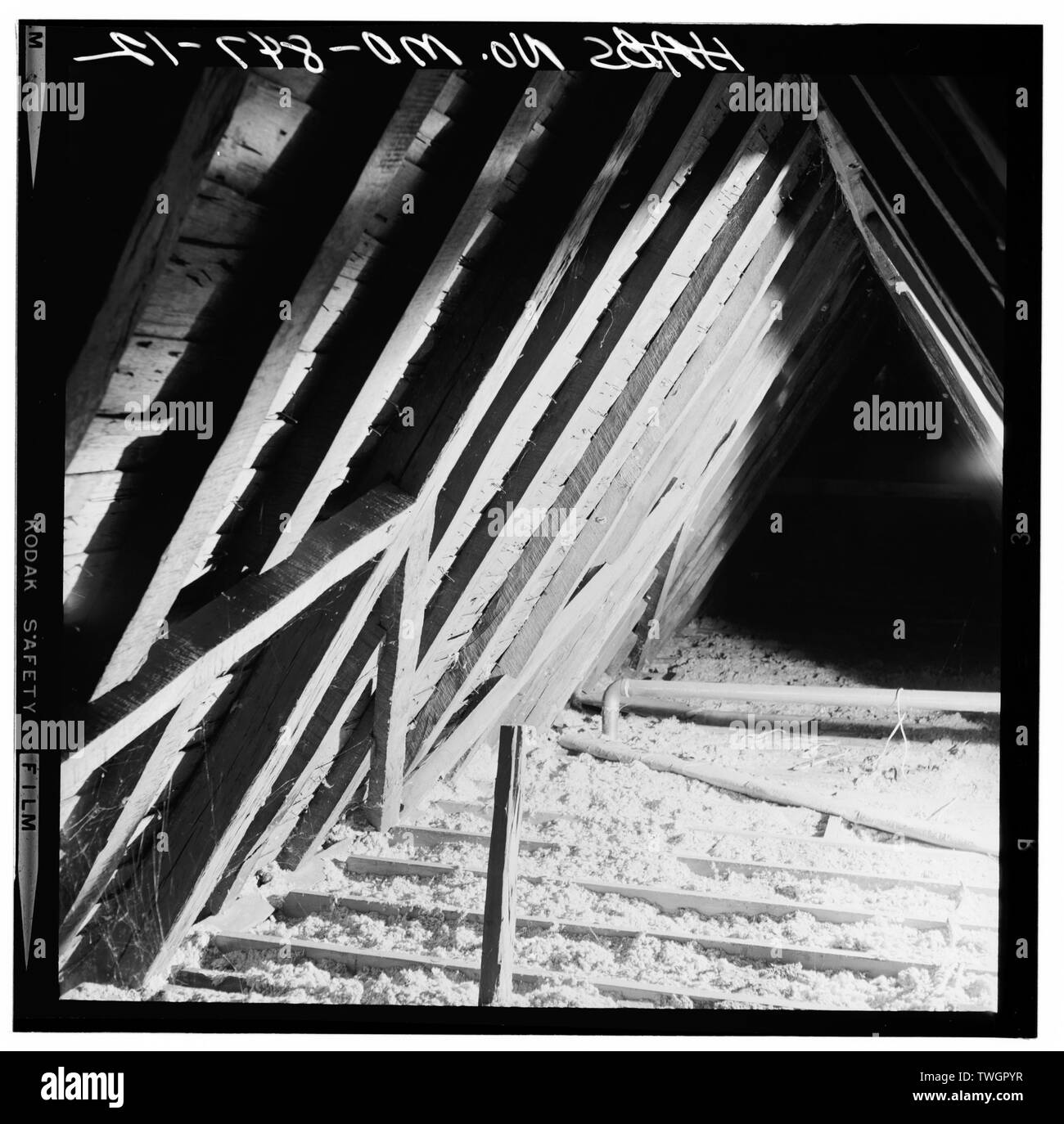 ROOF FRAME, WEST SLOPE - Cedar Park, Cumberstone Road on West River, Cumberstone, Anne Arundel County, MD; Galloway, Richard; Langenbach, Randolph, photographer; Pickering, E H, photographer; Smith, Delos E., historian Stock Photo