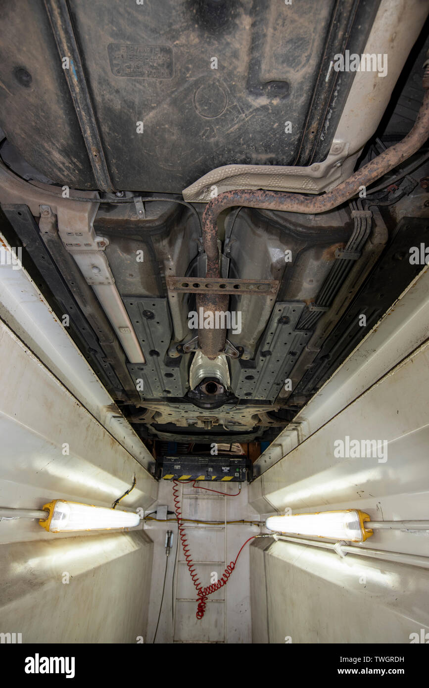 Toyota Prius, stolen Catalytic Converter. Victim of stolen exhaust